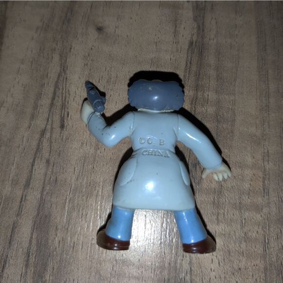 Dr Willy 1995 Collectible Capcom Mini Action Figure PVC Toy Bandai Mega Man - Picture 8 of 9